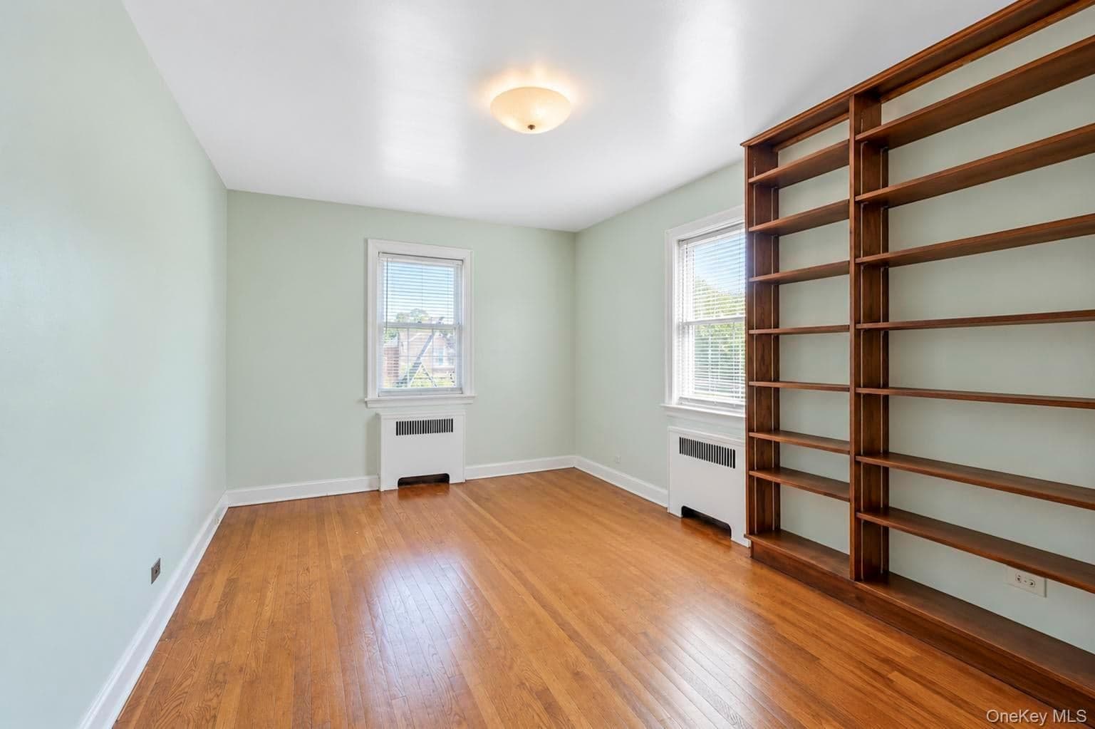 1845 Hering Avenue thumbnail 28