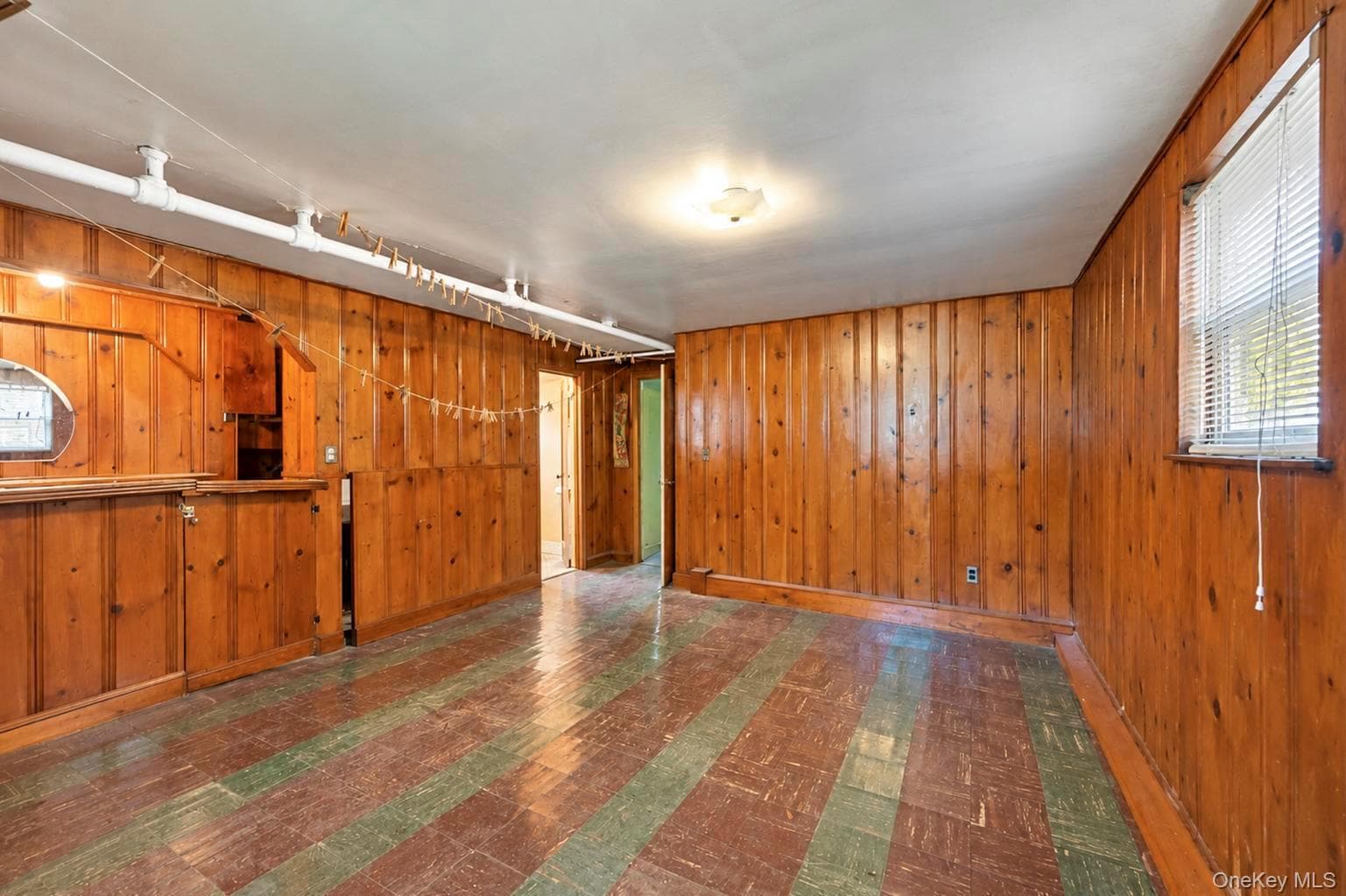 1845 Hering Avenue thumbnail 37