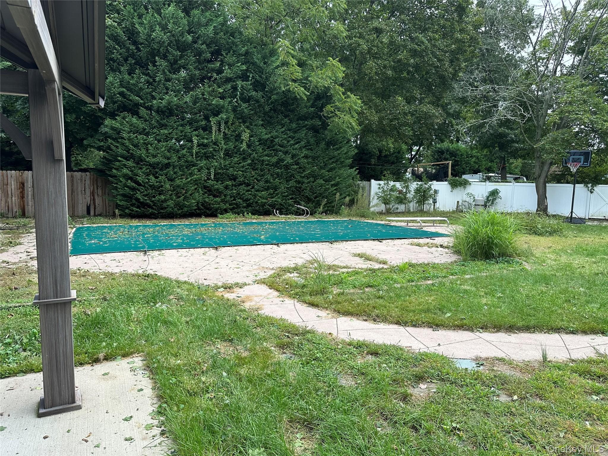 1385 Gardiner Drive thumbnail 16