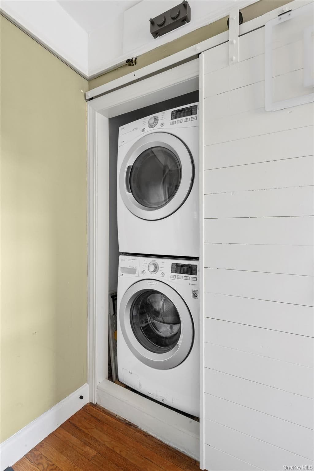 525 W 238th Street Unit: 3A thumbnail 16