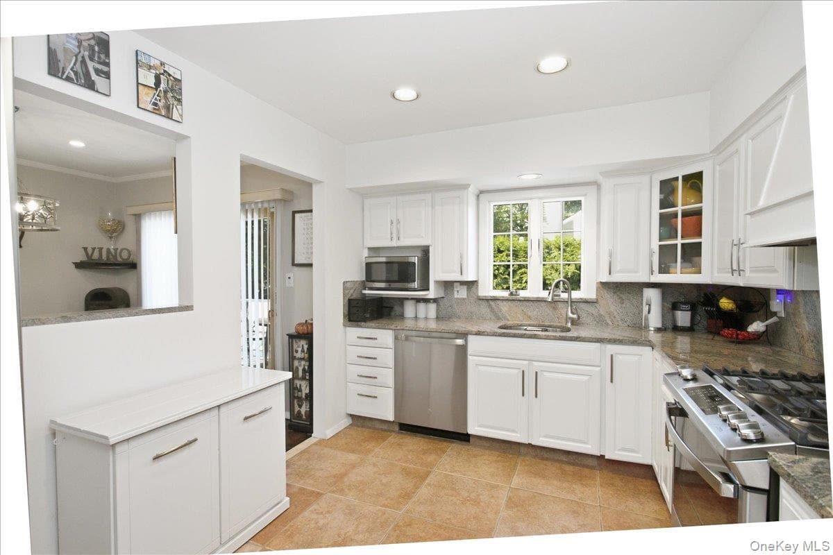 840 Carolyn Court thumbnail 10