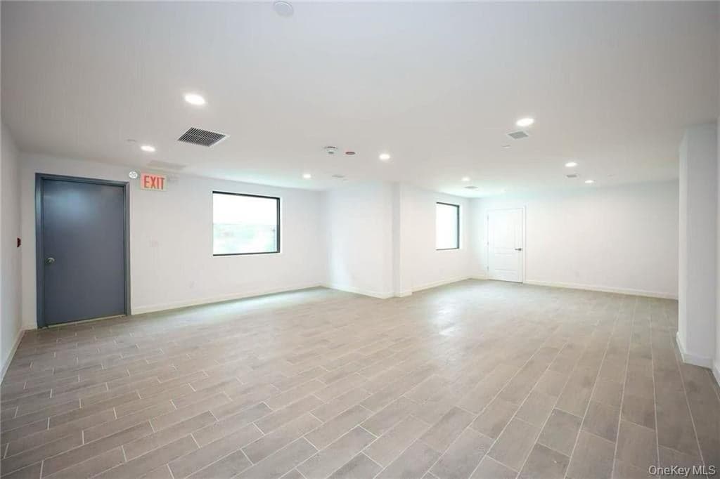 1755 Benson Avenue Unit: 1 thumbnail 3