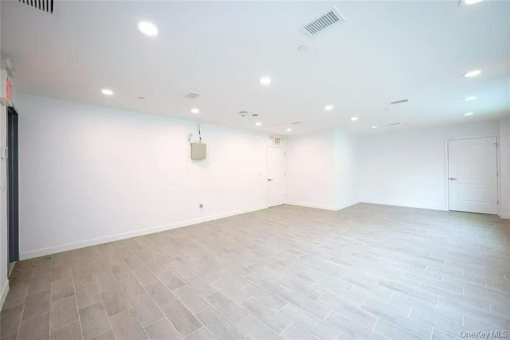 1755 Benson Avenue Unit: 1 thumbnail 2