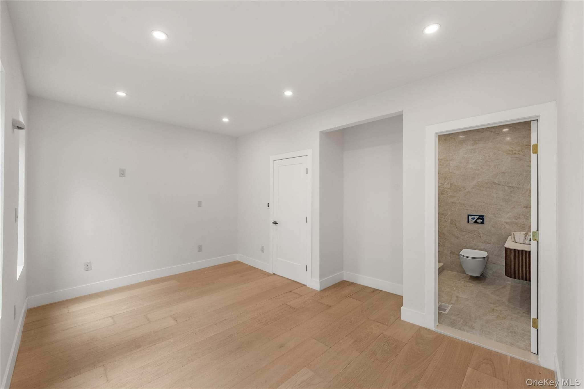 408 Bainbridge Street thumbnail 26