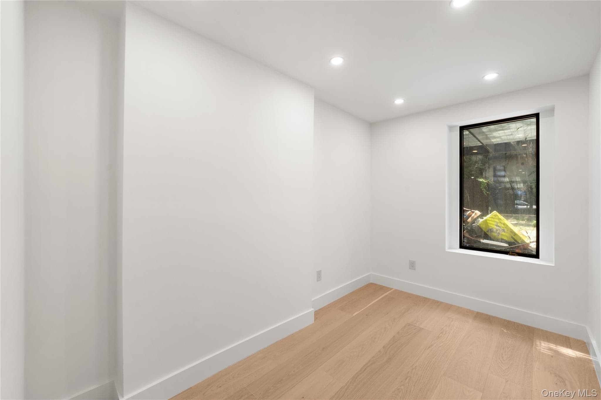 408 Bainbridge Street thumbnail 27