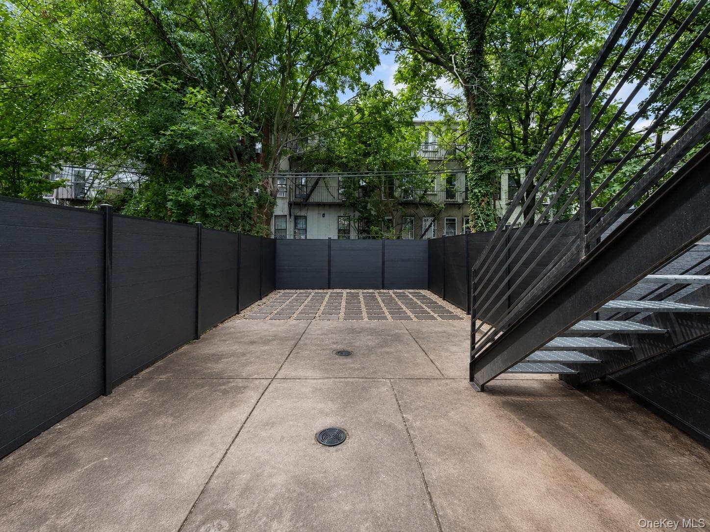 408 Bainbridge Street thumbnail 17