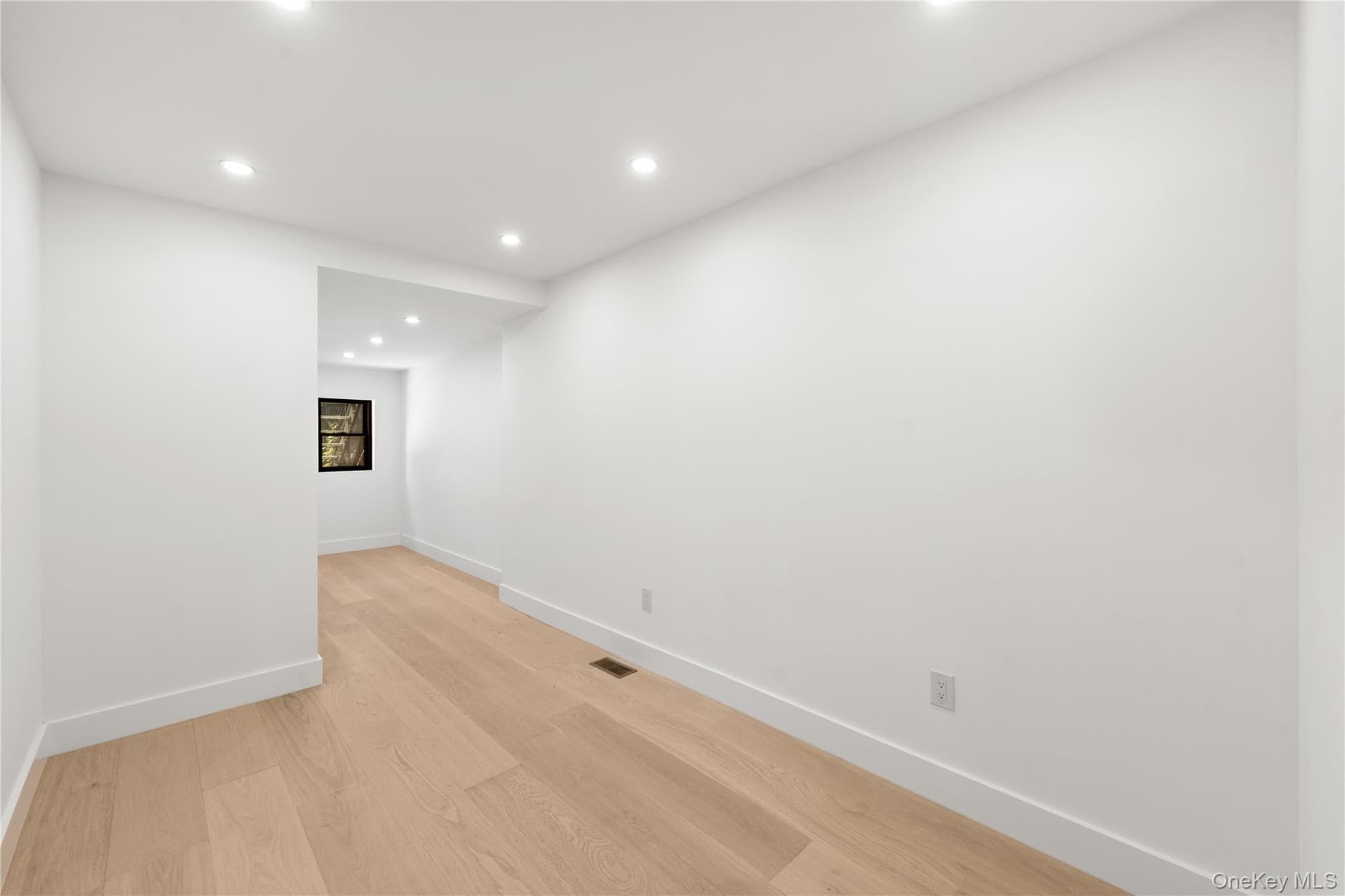 408 Bainbridge Street thumbnail 28