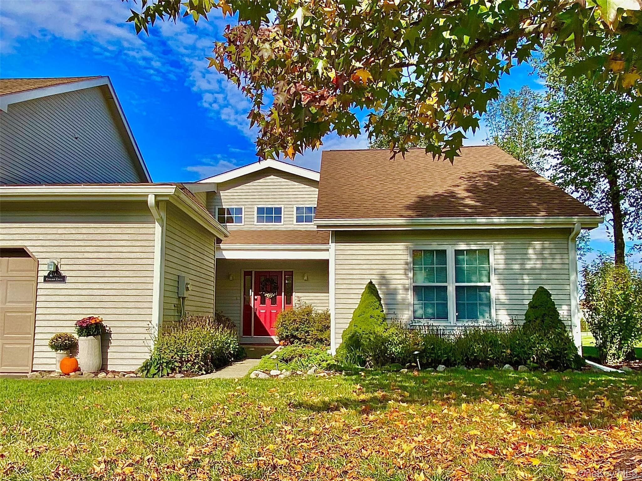 202 Cinnamon Circle photo 1