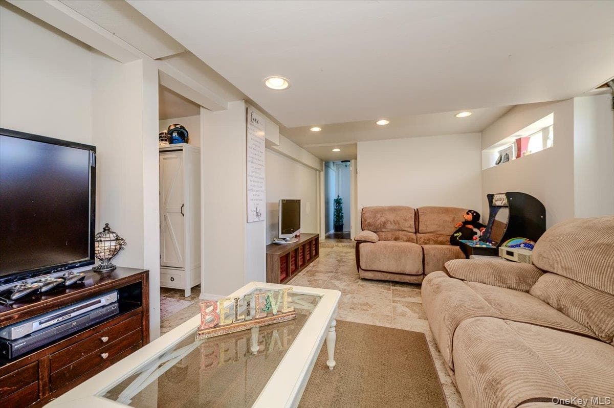 3897 Darby Lane thumbnail 6