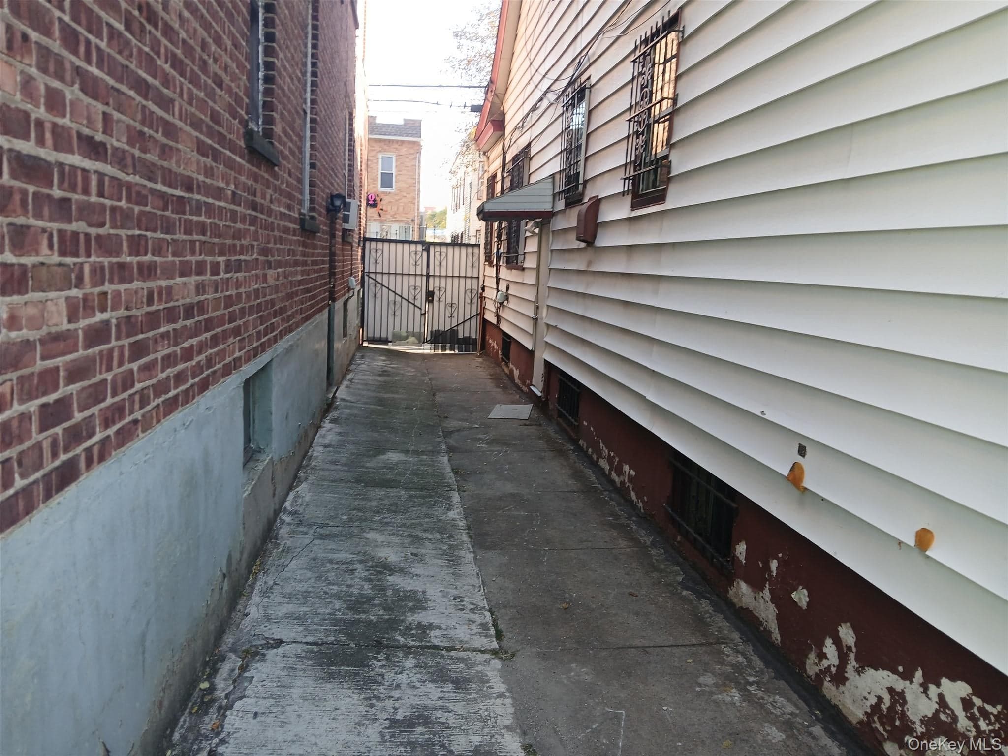 95 13 42 Avenue thumbnail 4