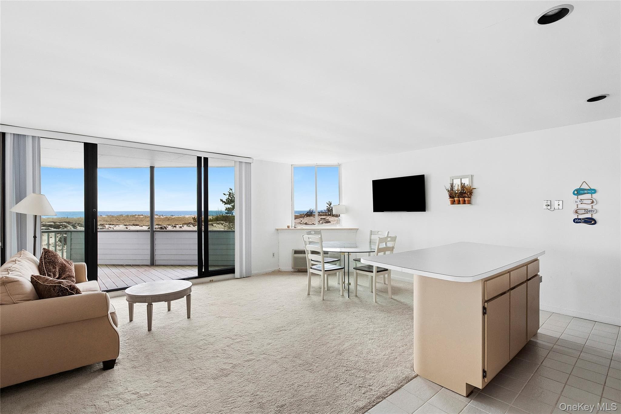 261 Dune Road Unit: 5 thumbnail 2