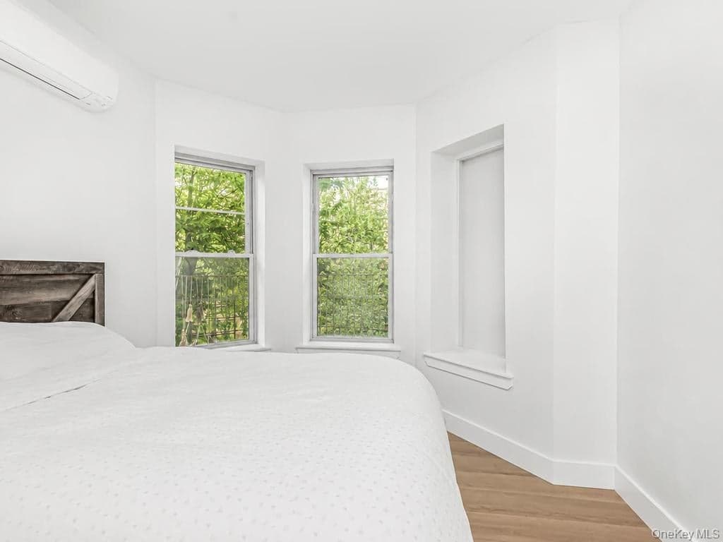 514 E 188th Street thumbnail 11
