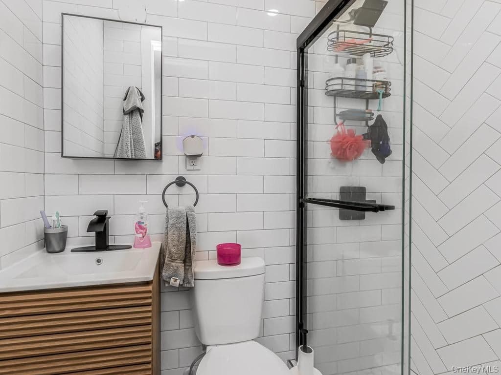 514 E 188th Street thumbnail 24
