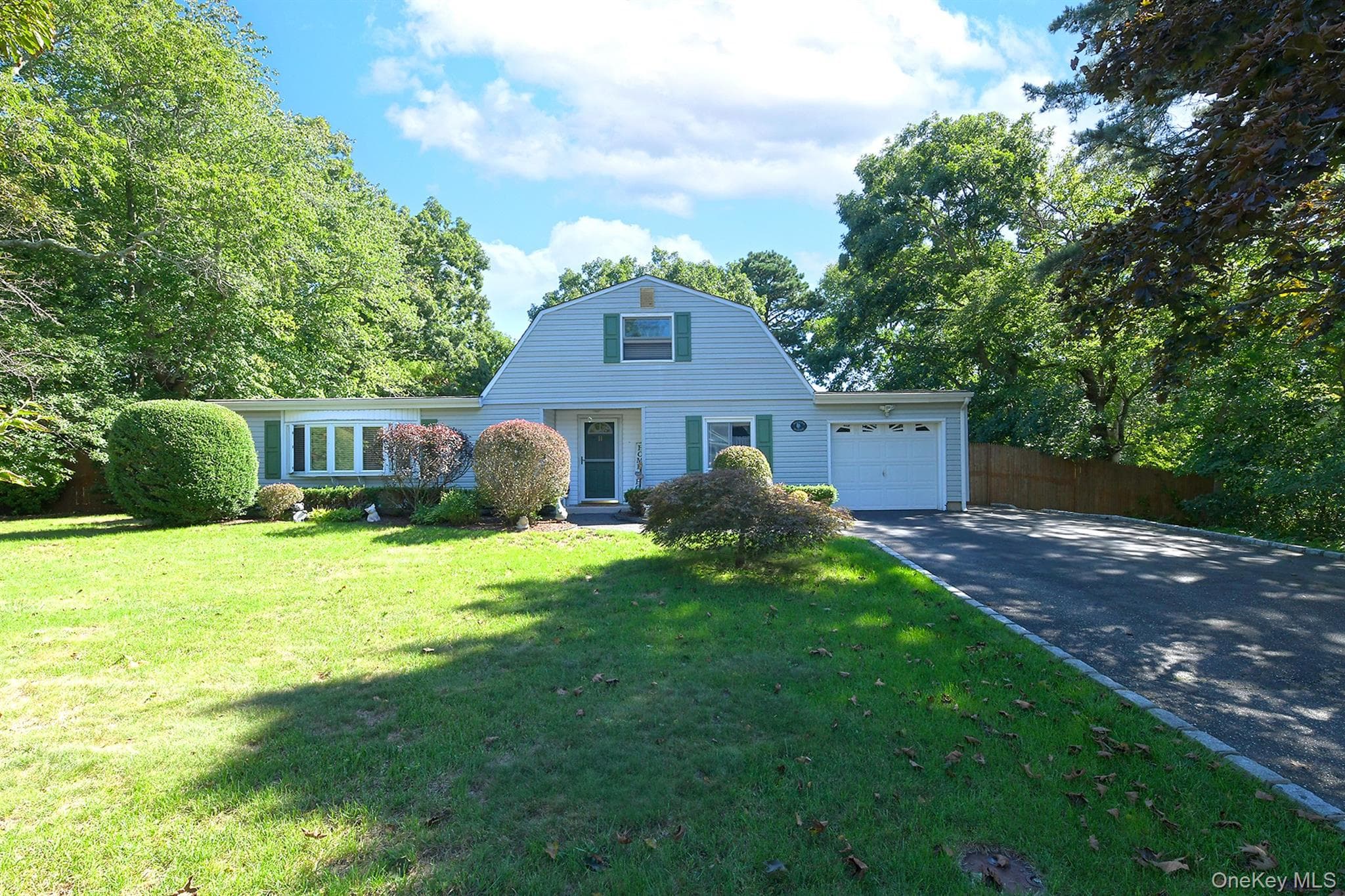 11 Crooked Pine Drive, Medford