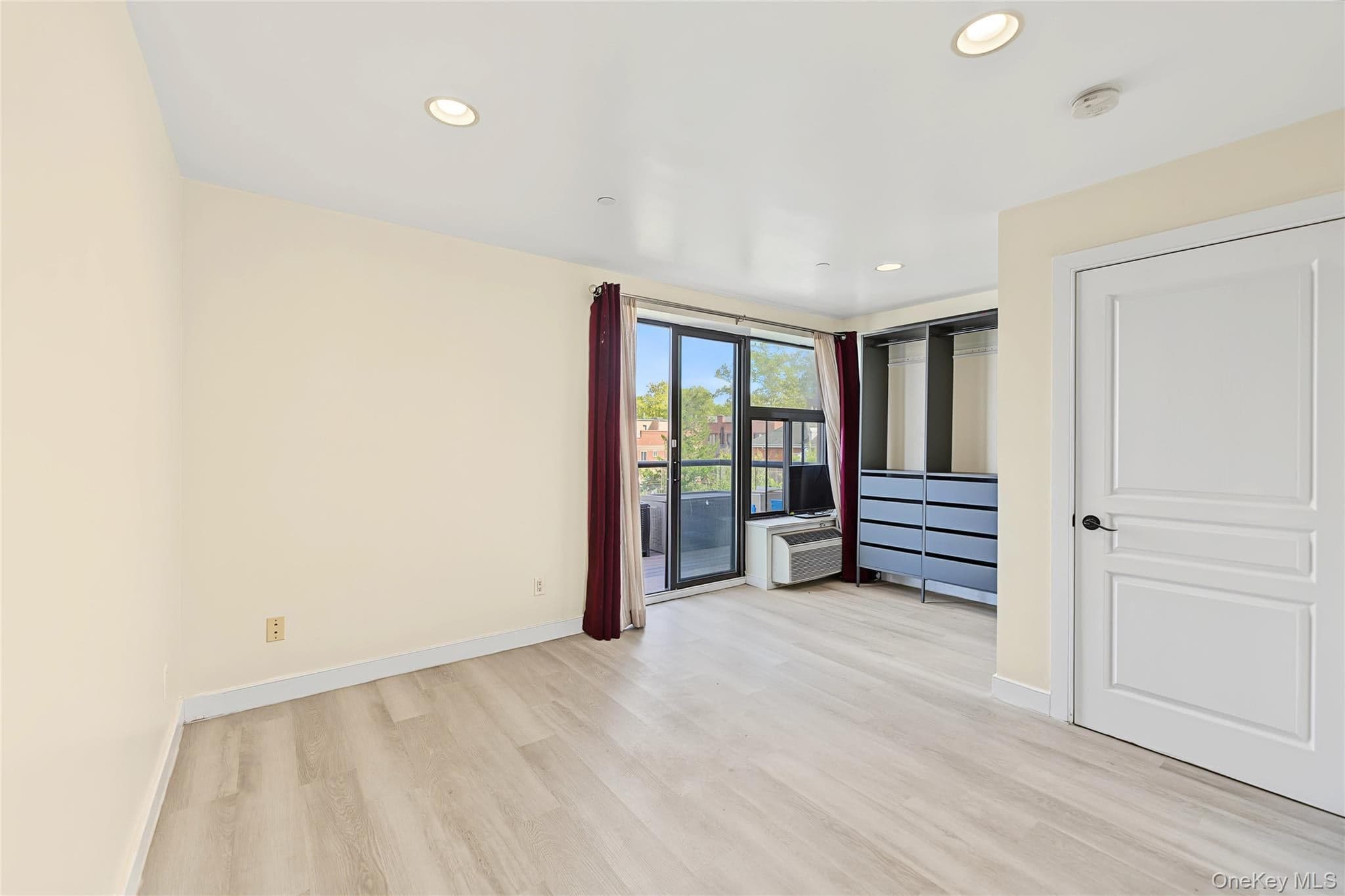 41-39 149th St St Unit: 3F thumbnail 15