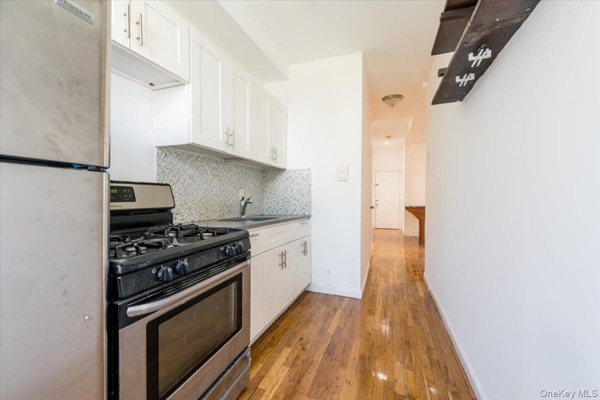 1055 Jefferson Avenue thumbnail 6