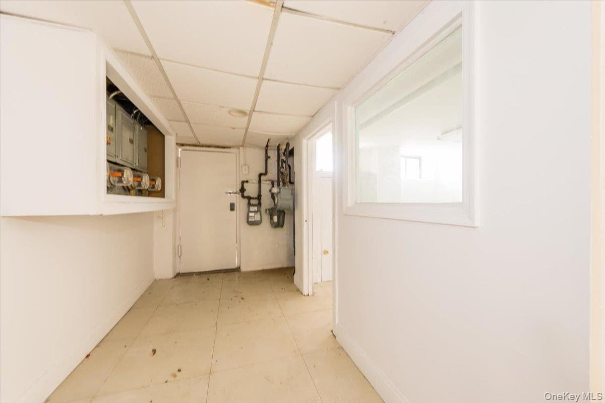 1055 Jefferson Avenue thumbnail 10