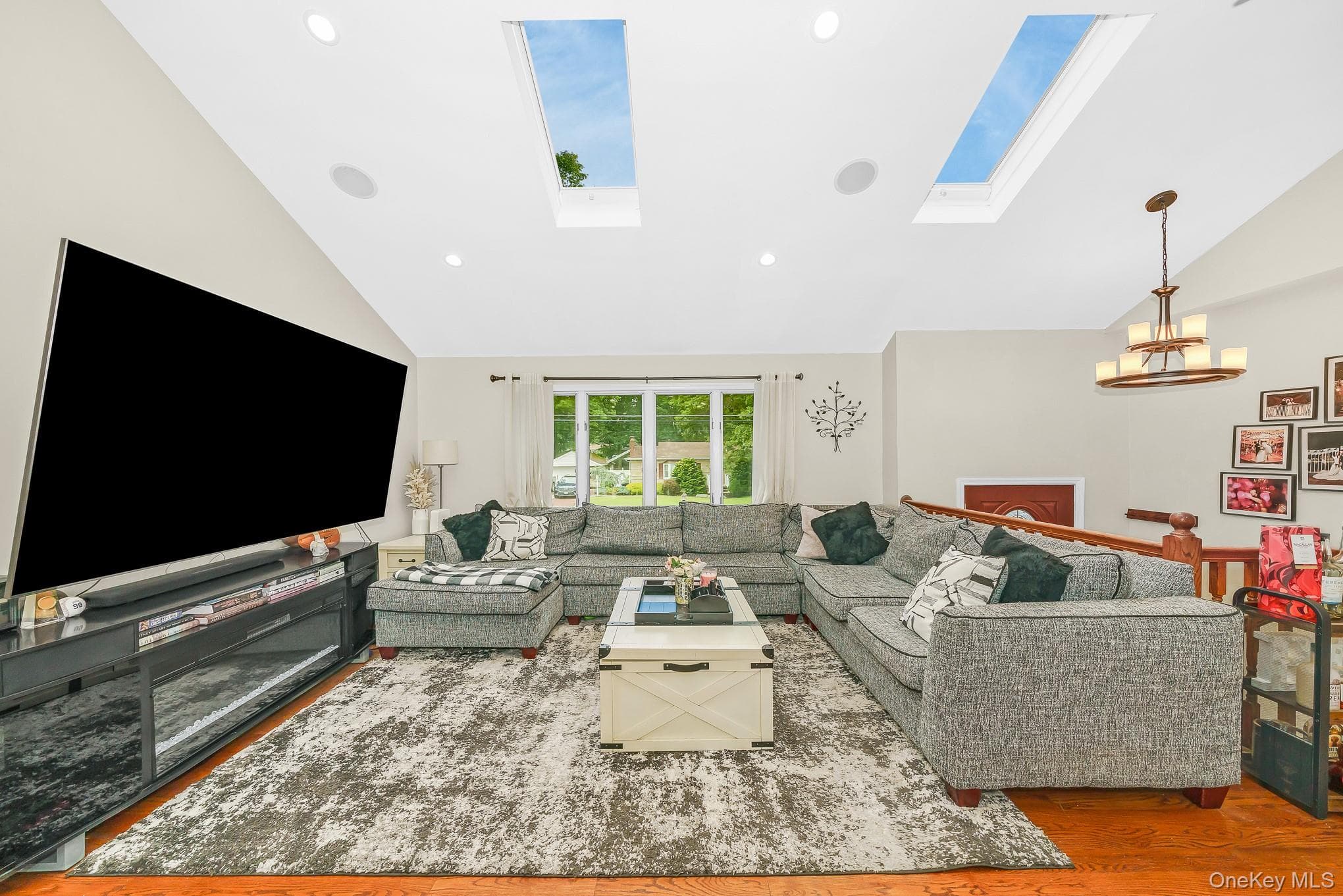 341 Avenue B thumbnail 4