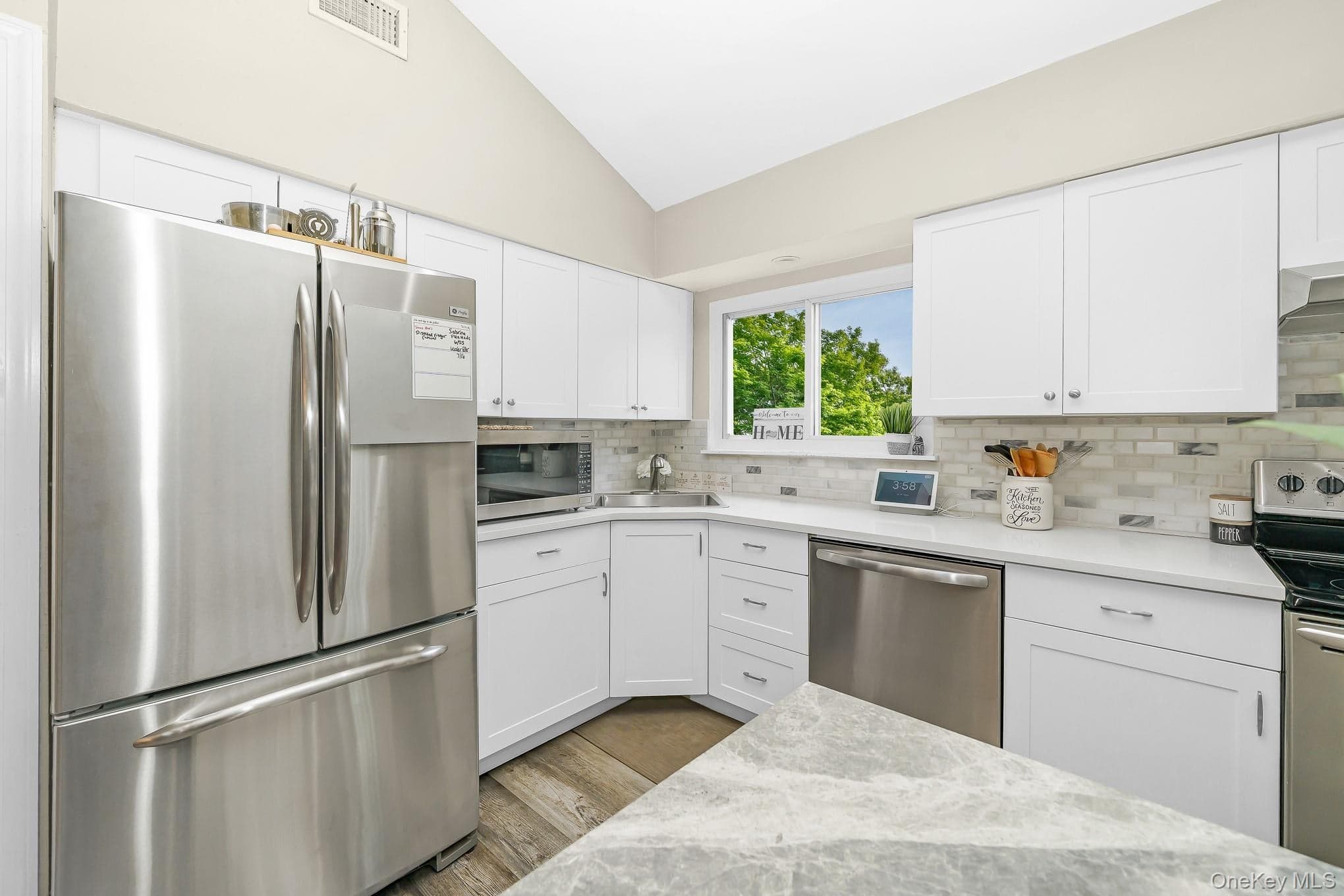 341 Avenue B thumbnail 16