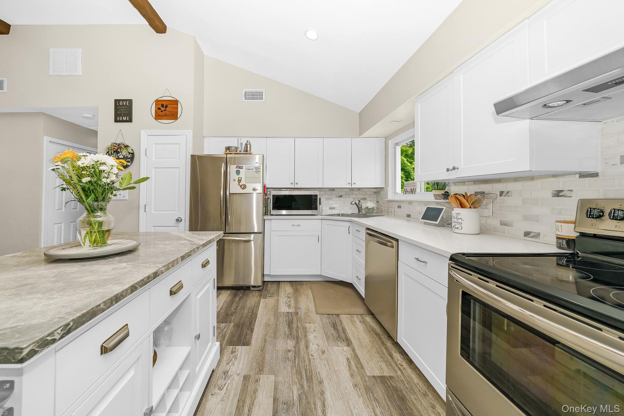 341 Avenue B thumbnail 14