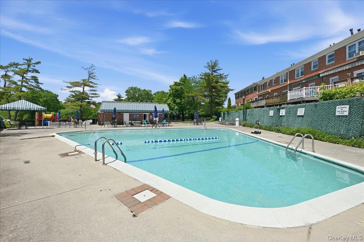 6231 Douglaston Parkway Unit: 15 thumbnail 7