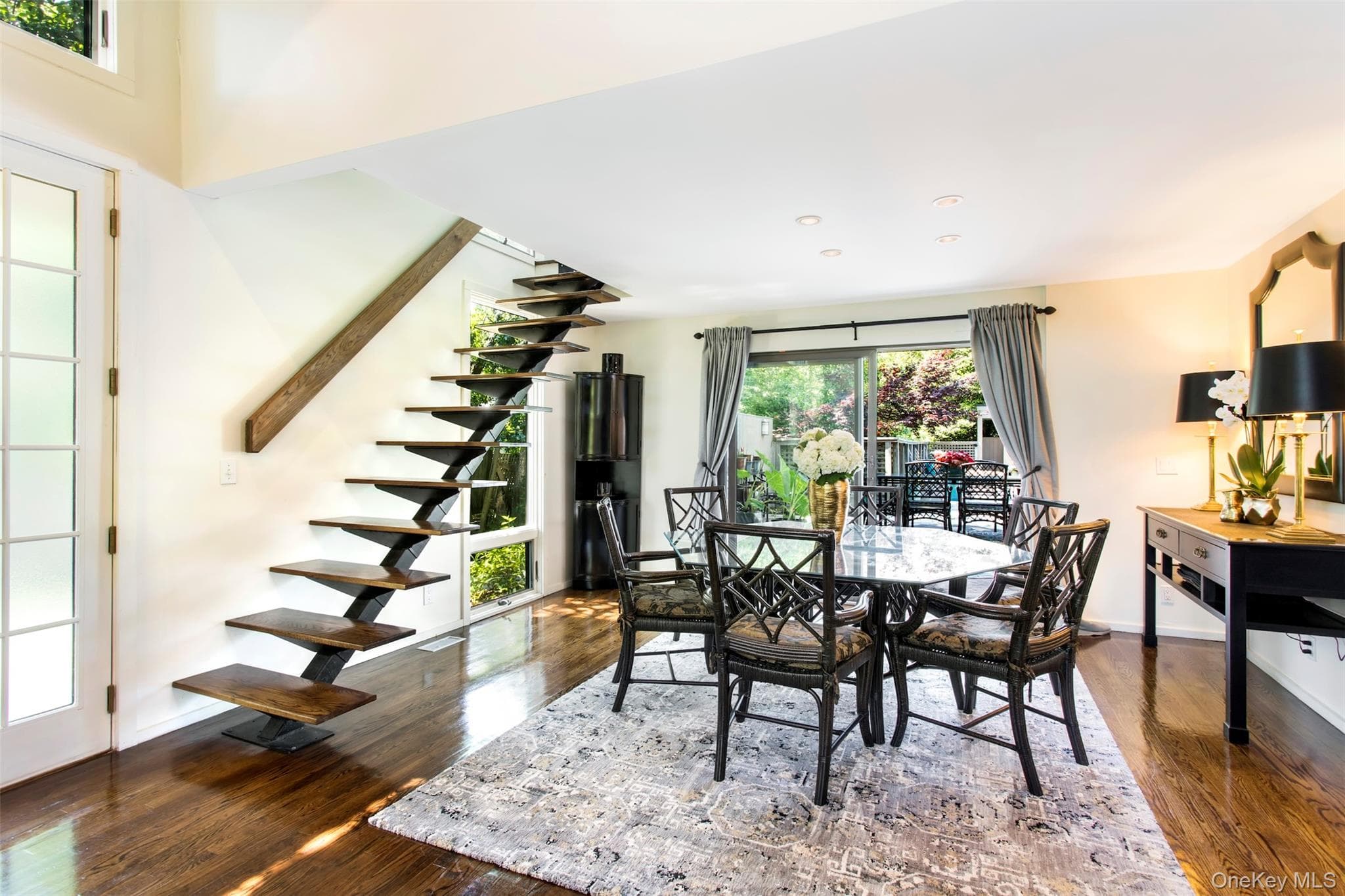 605 Shore Walk thumbnail 4