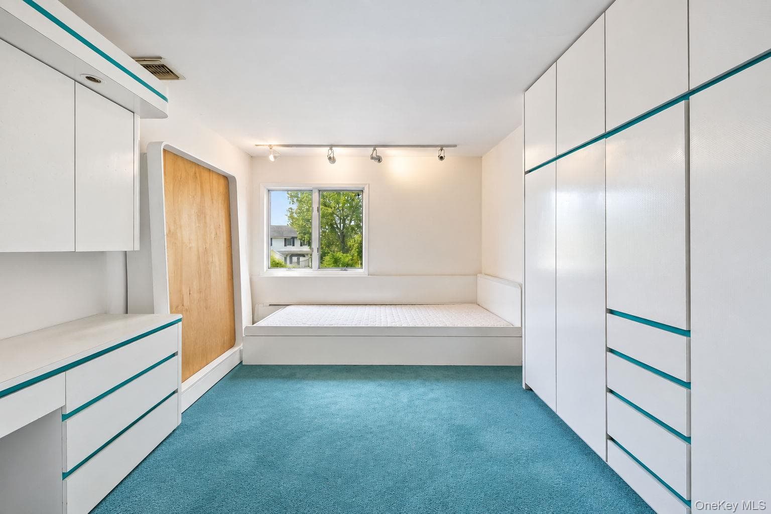 708 Park Lane thumbnail 24