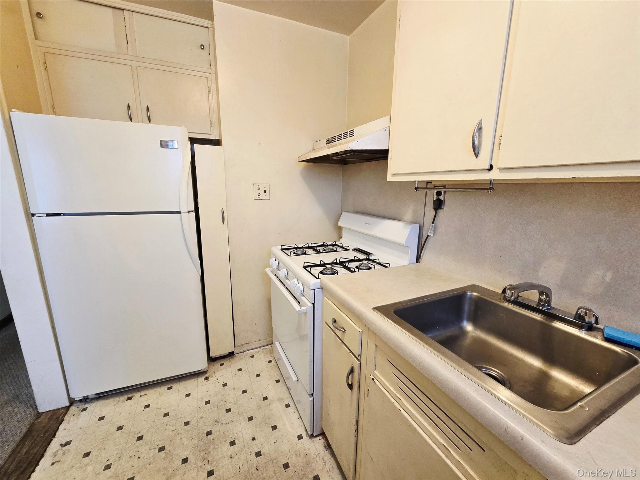 22305 Manor Road Unit: 226 thumbnail 5
