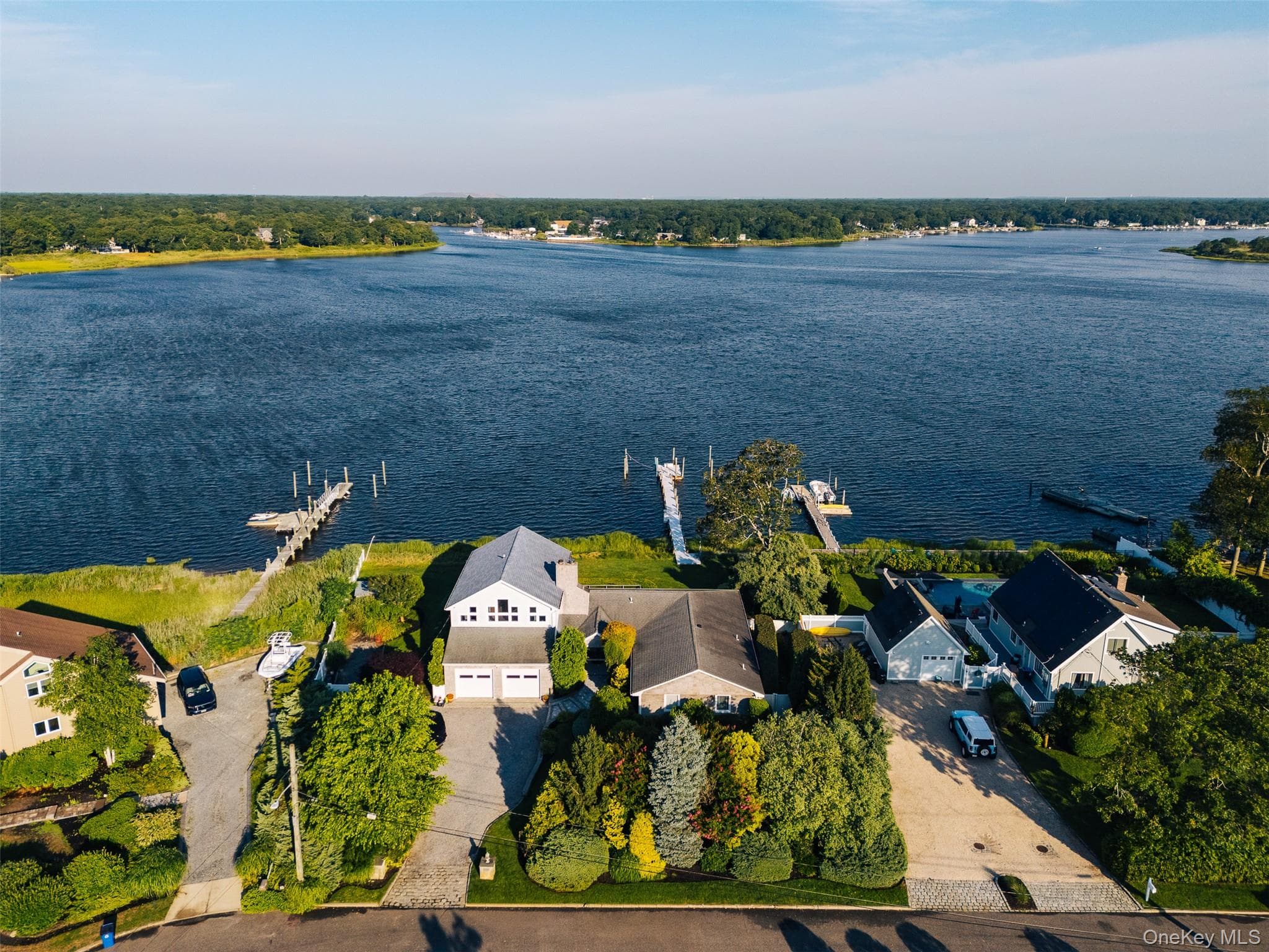 144 Crystal Beach Boulevard thumbnail 2