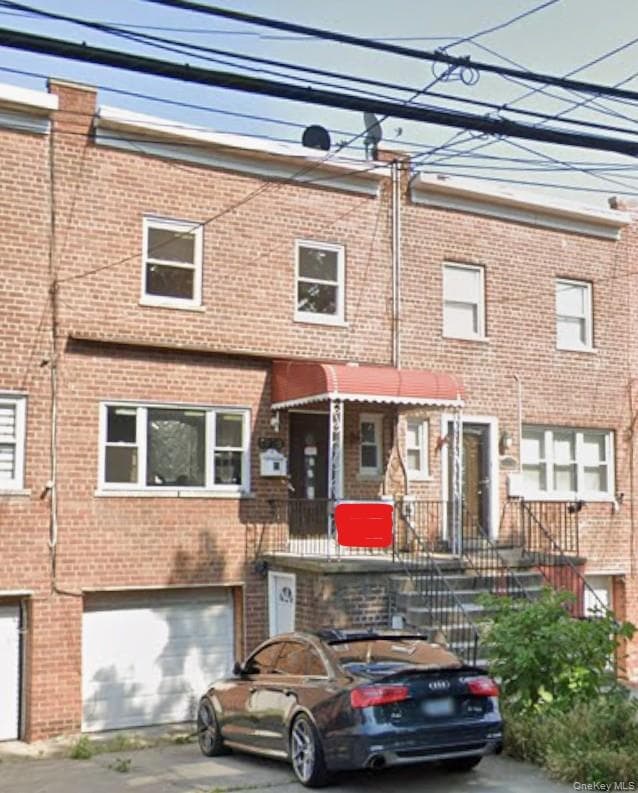 1918 Hunt Avenue, Bronx