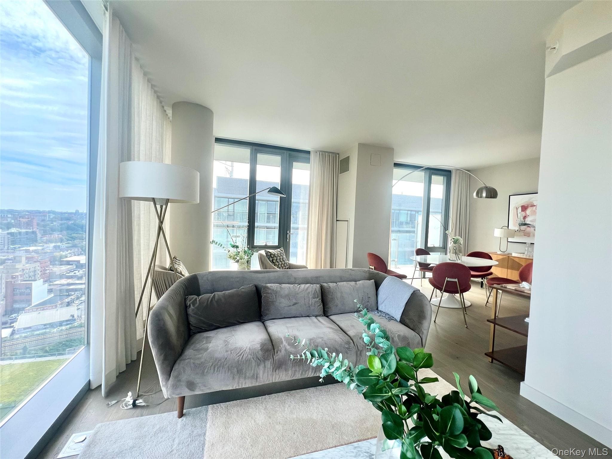 131-03 40 Road Unit: penthouse1 thumbnail 4