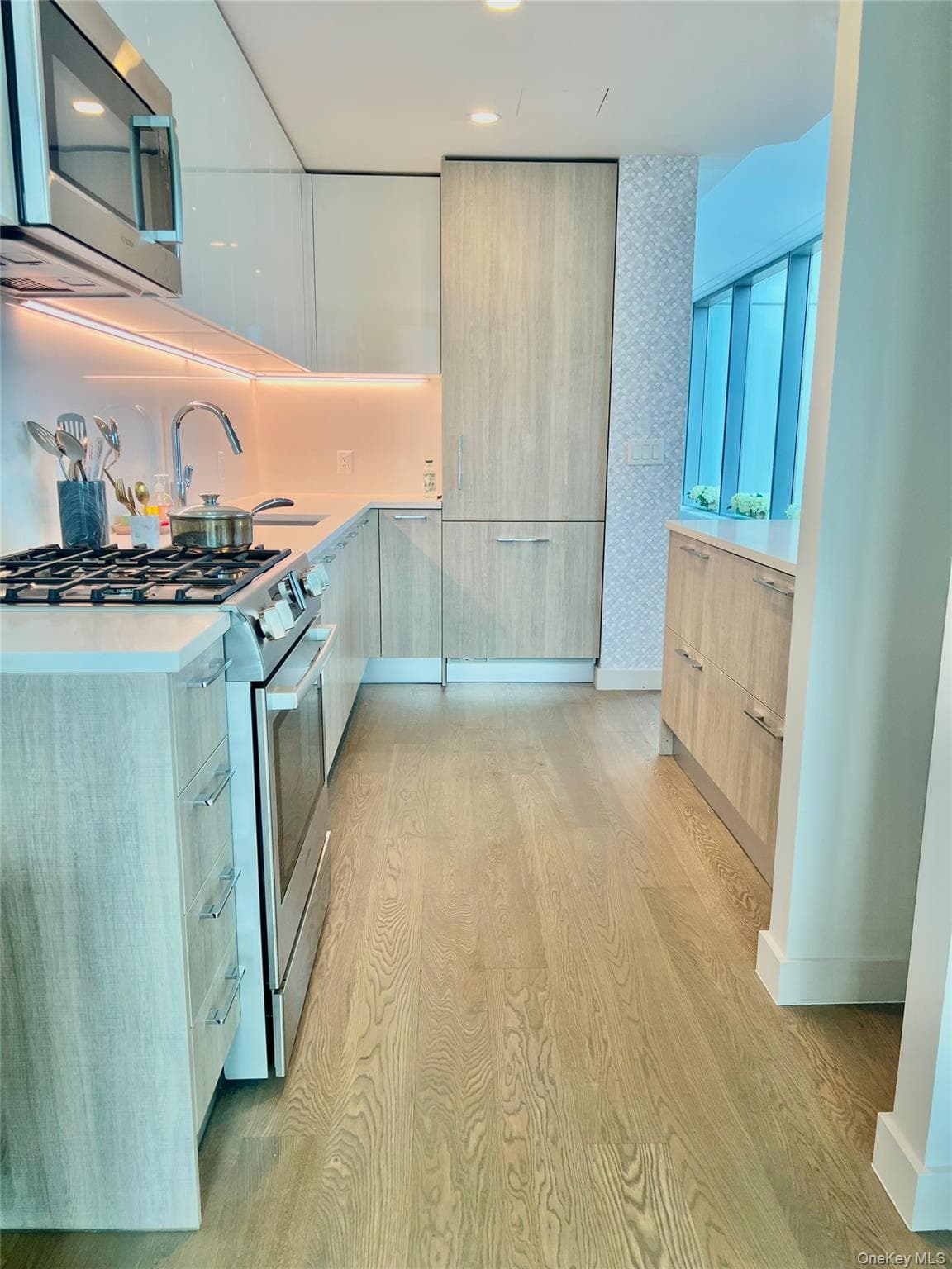 131-03 40 Road Unit: penthouse1 thumbnail 6
