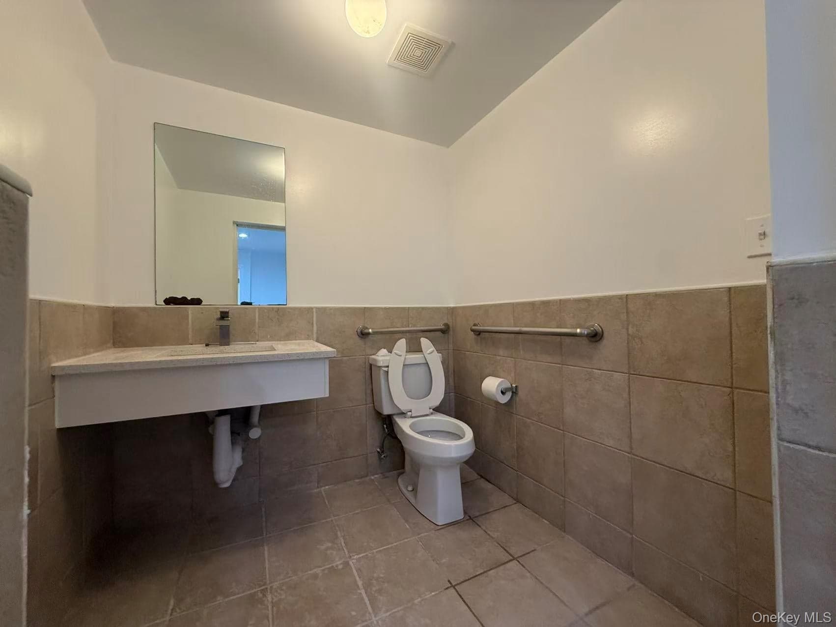 149 -23 Sanford Avenue Unit: B-C thumbnail 2
