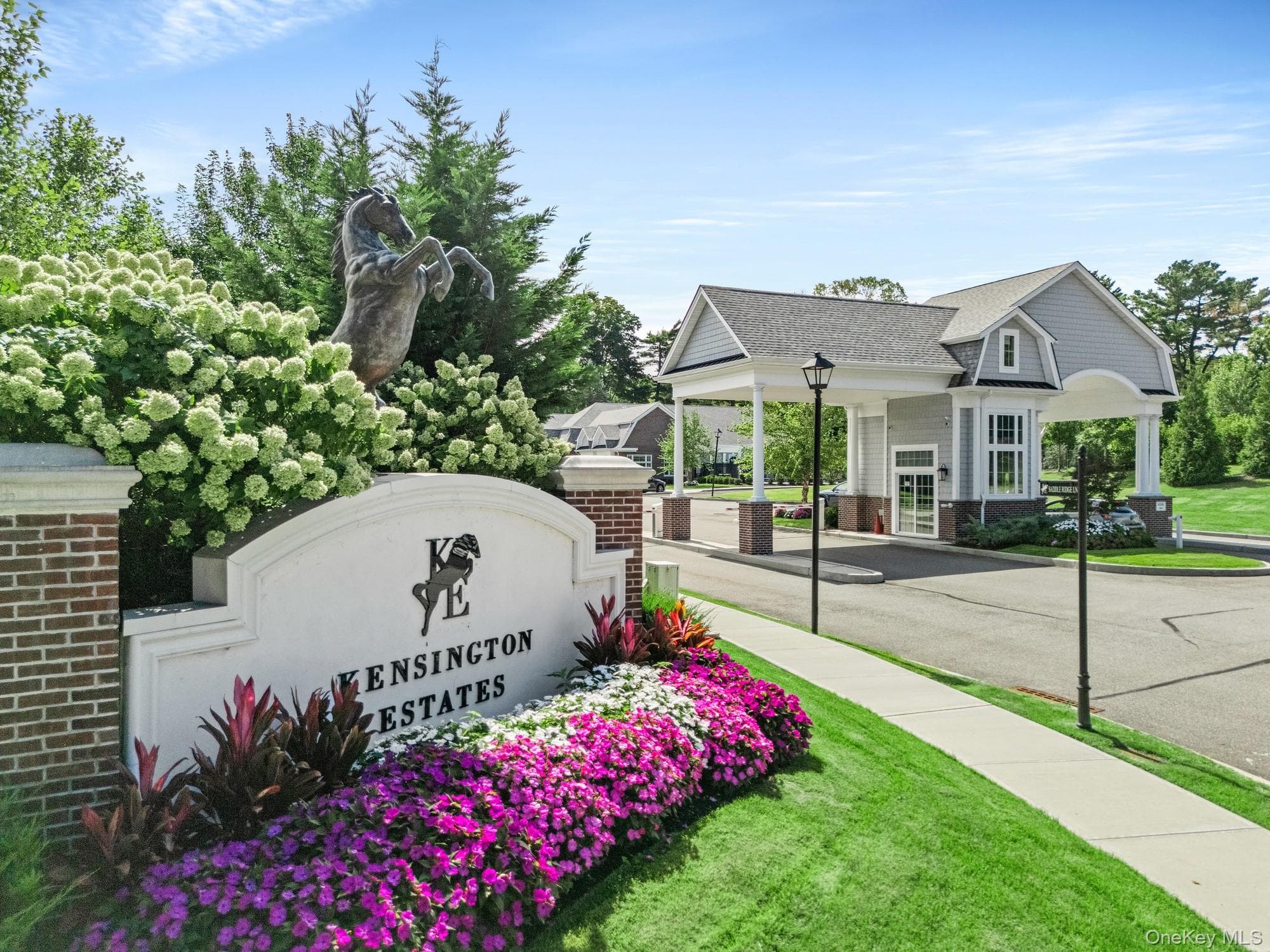 221 Coach Drive, Woodbury