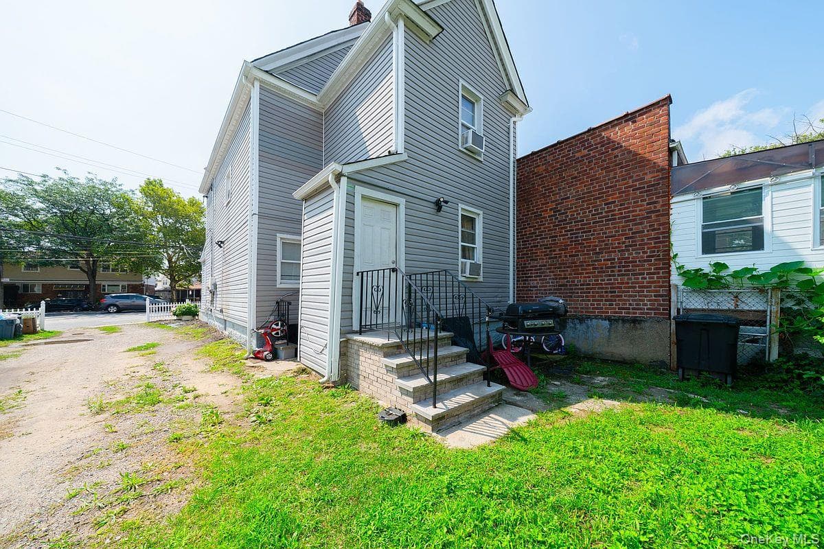 15813 Linden Boulevard thumbnail 24