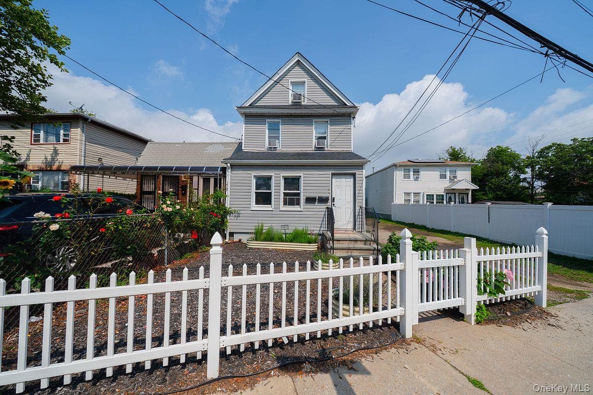 15813 Linden Boulevard, Jamaica