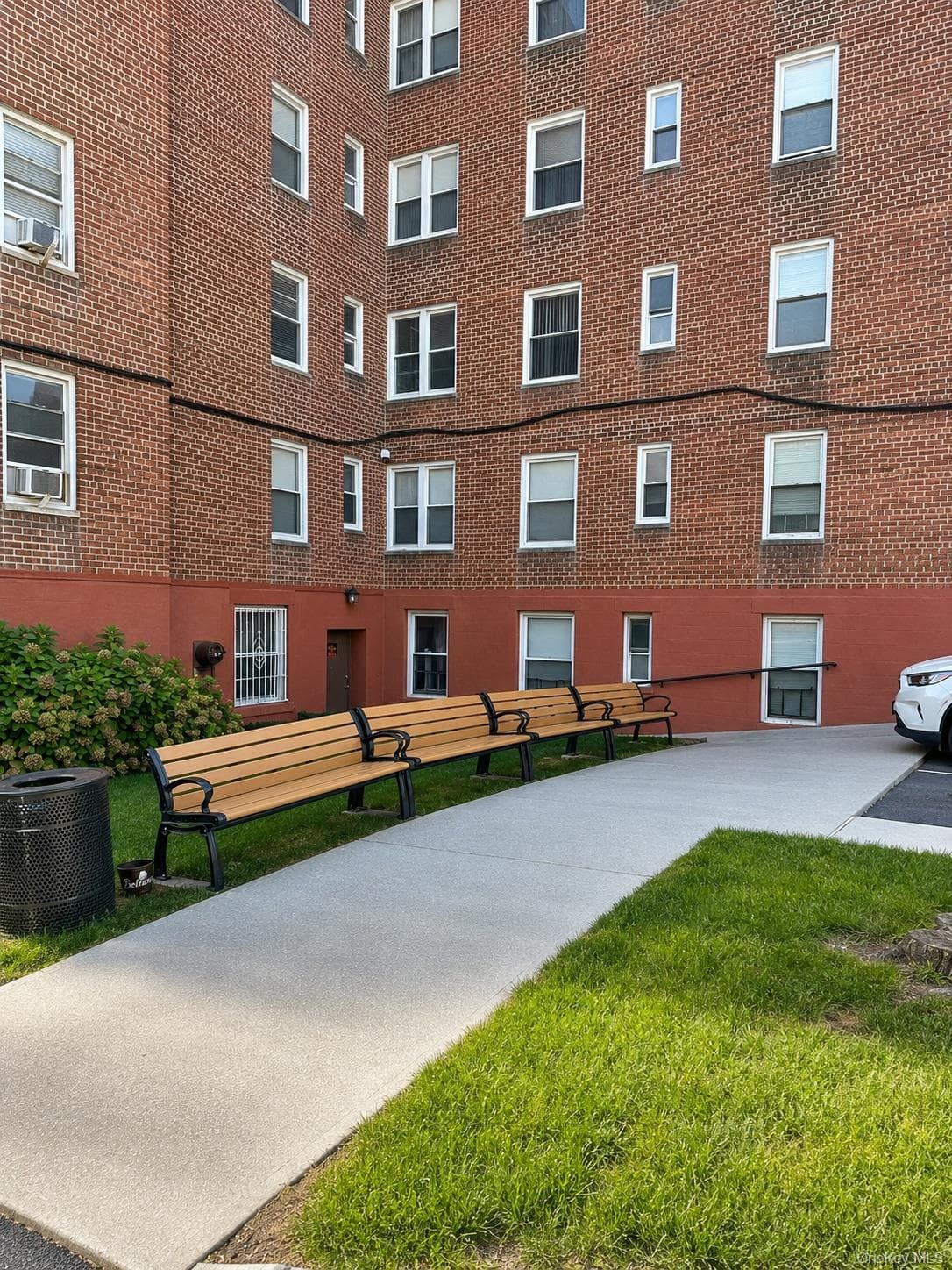 485 Bronx River Road Unit: C24 thumbnail 2