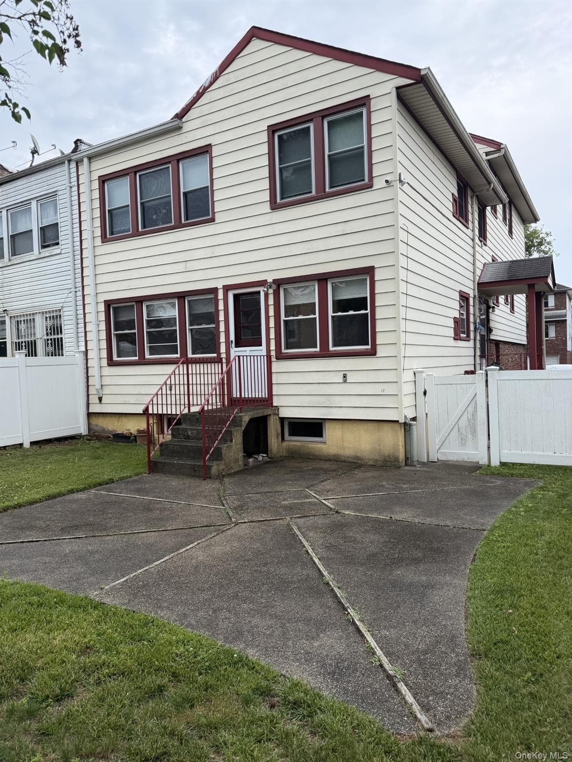 221-51 59th Avenue thumbnail 2