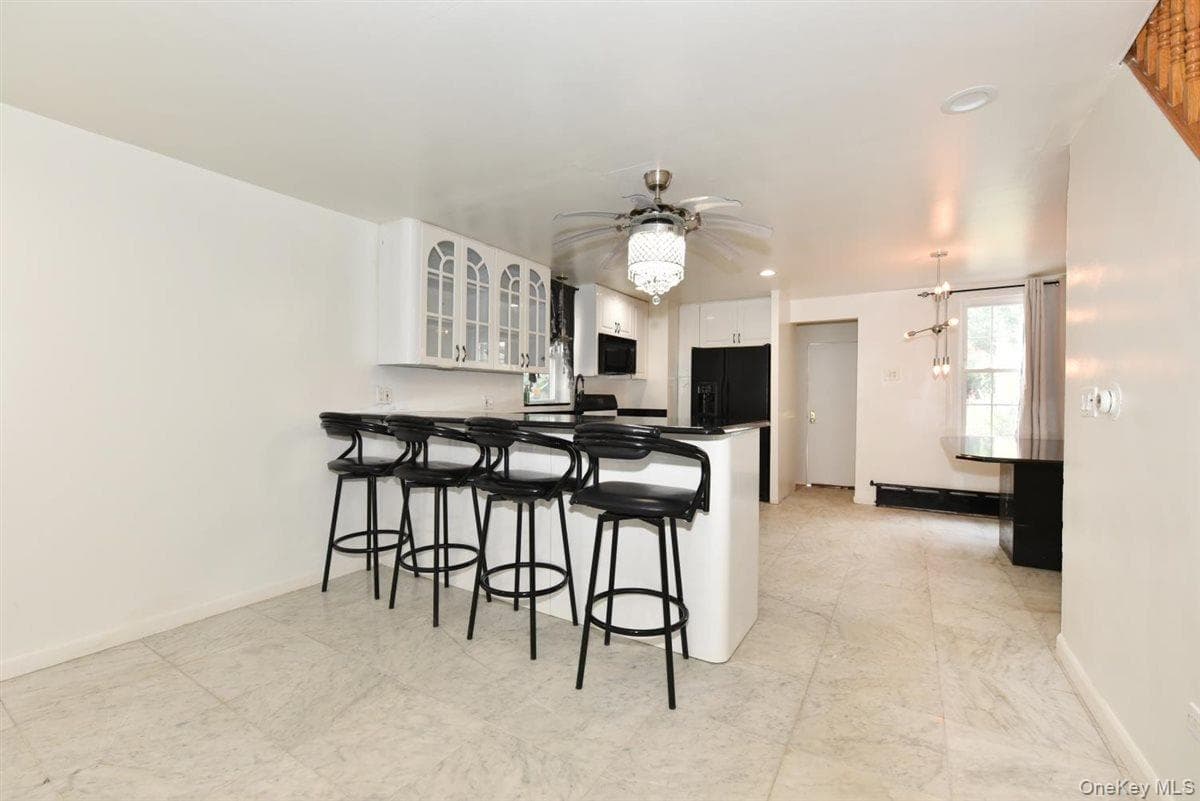 119-26 Inwood Street thumbnail 4