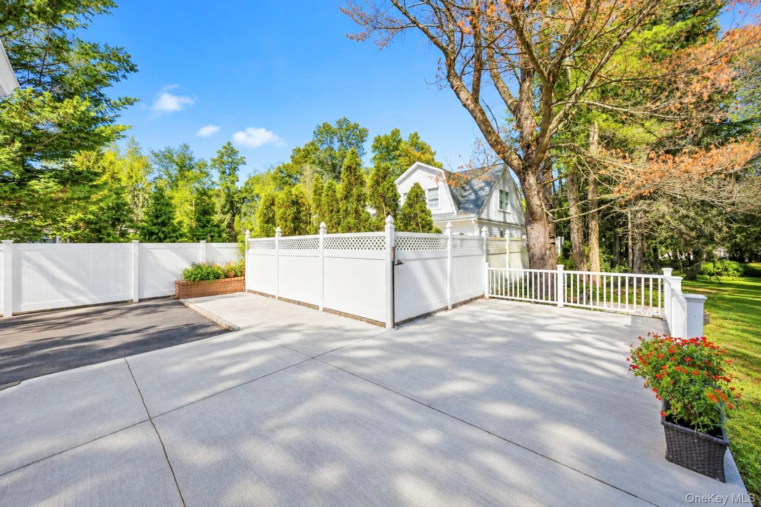 271 Syosset Woodbury Road thumbnail 8