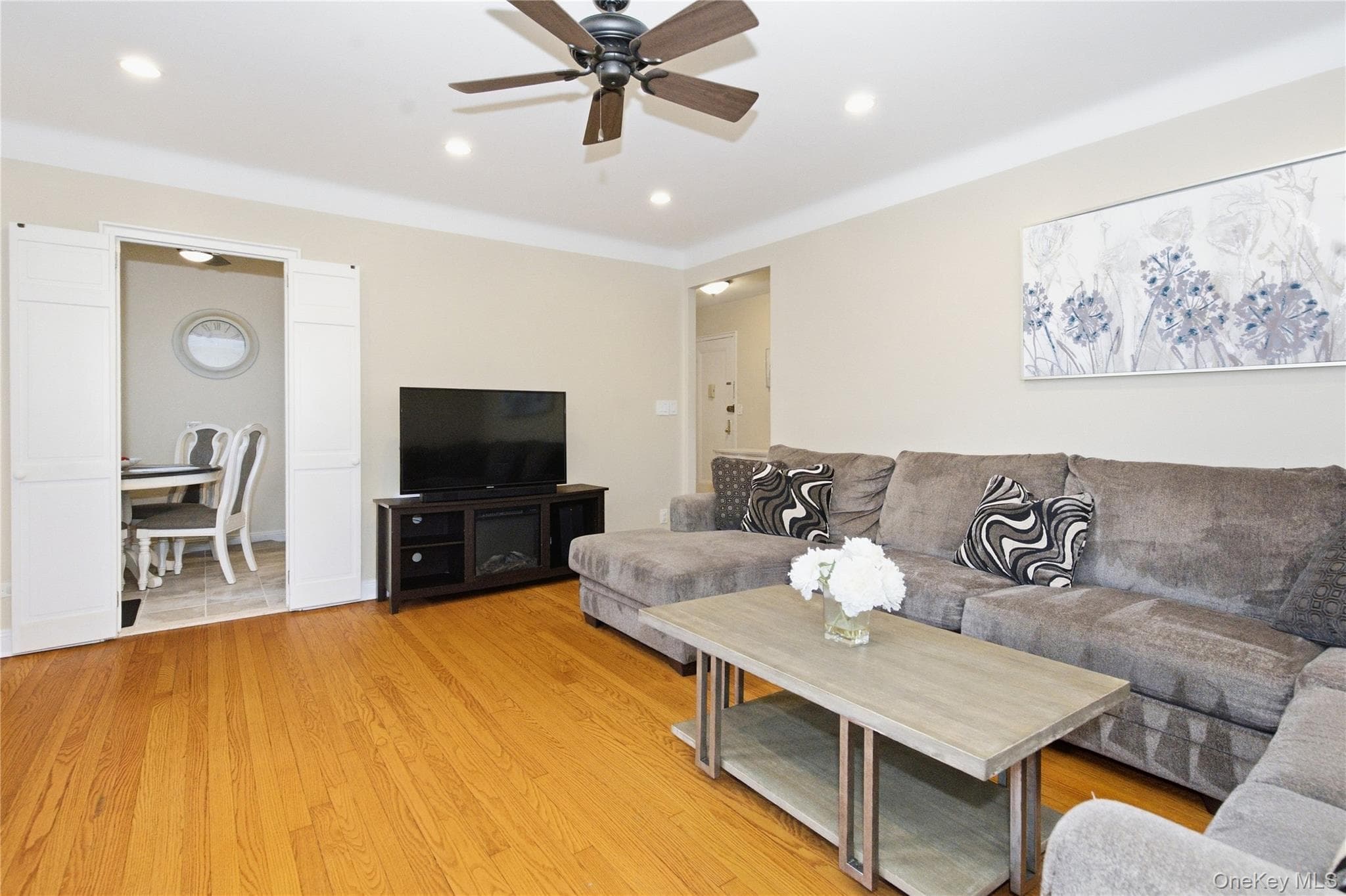 50 N Broadway Unit: 1J thumbnail 2