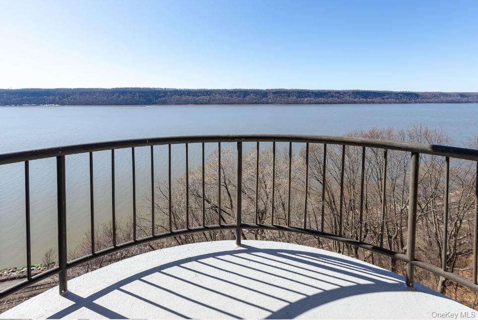 2521 Palisade Avenue Unit: 8C thumbnail 3
