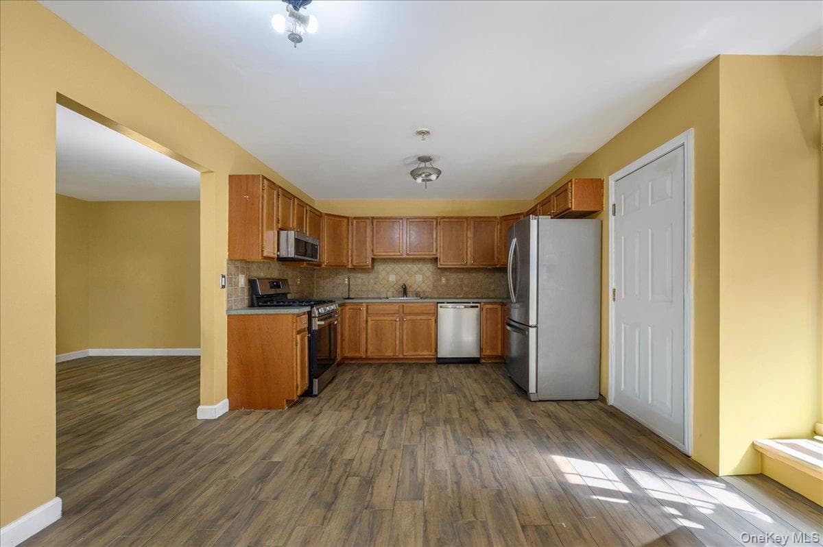 204 Mattituck Court thumbnail 8