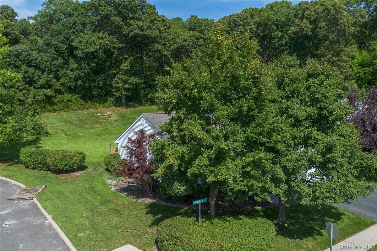 204 Mattituck Court thumbnail 22