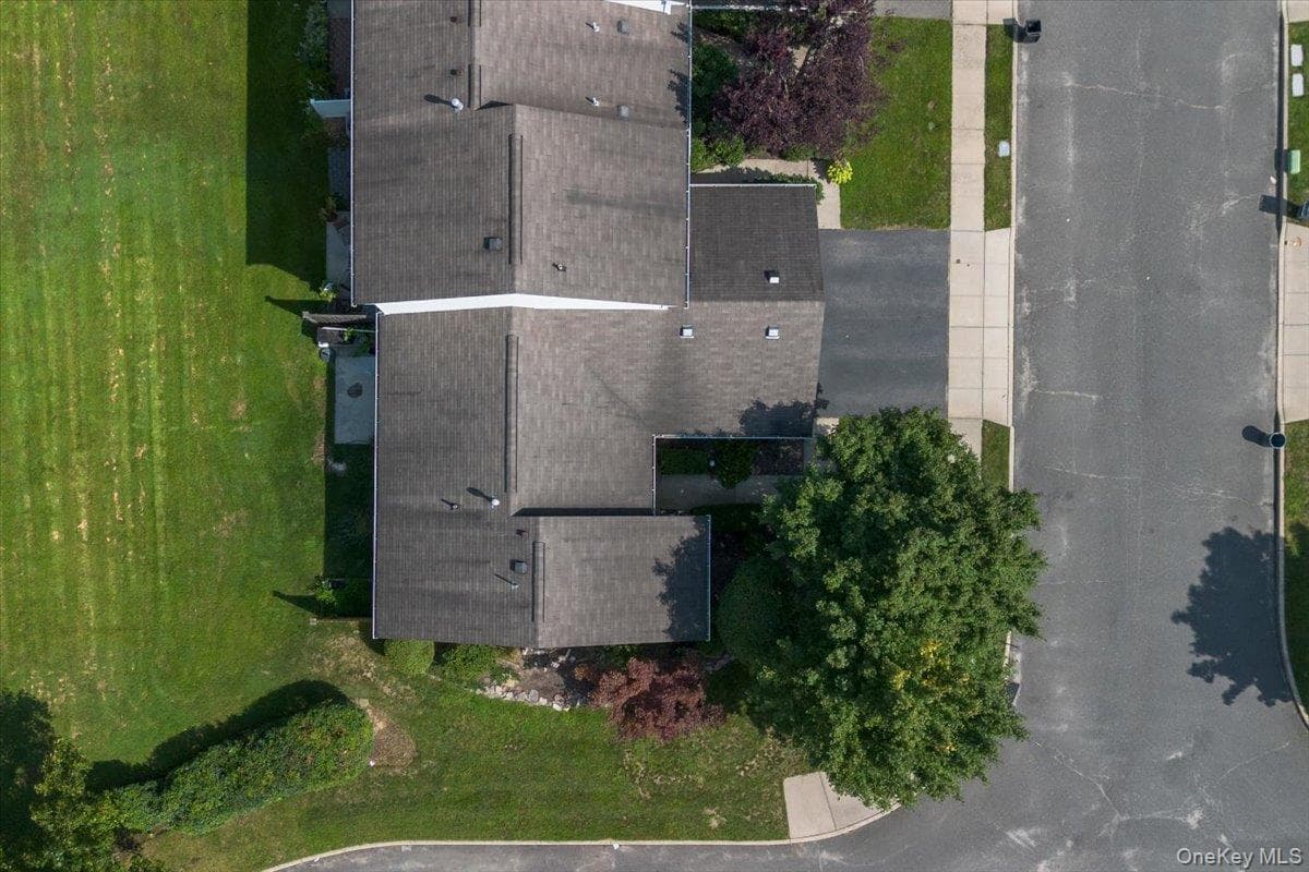 204 Mattituck Court thumbnail 25