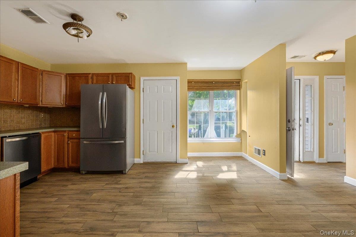 204 Mattituck Court thumbnail 10