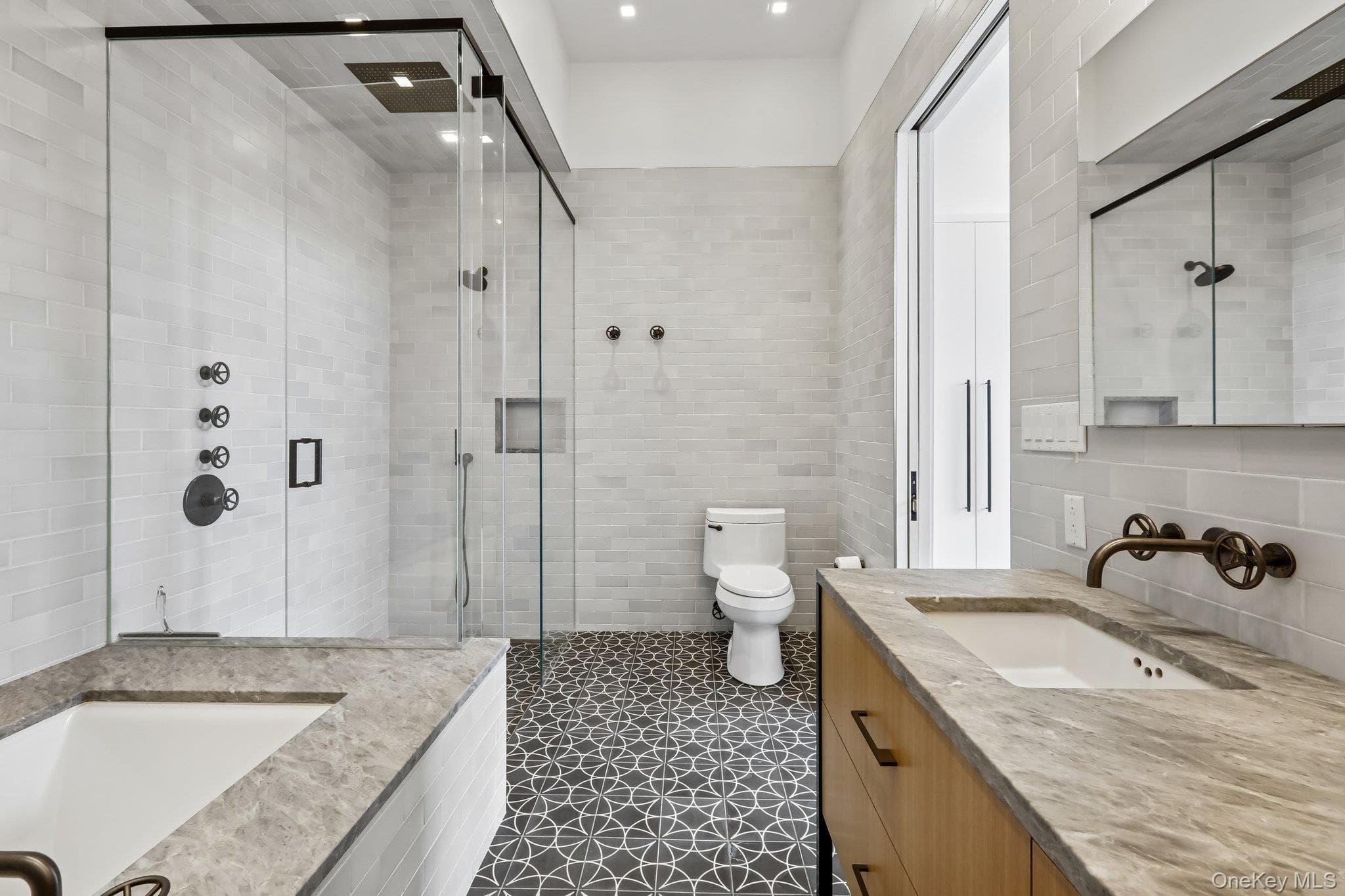 1 E Main Street Unit: 401 thumbnail 32