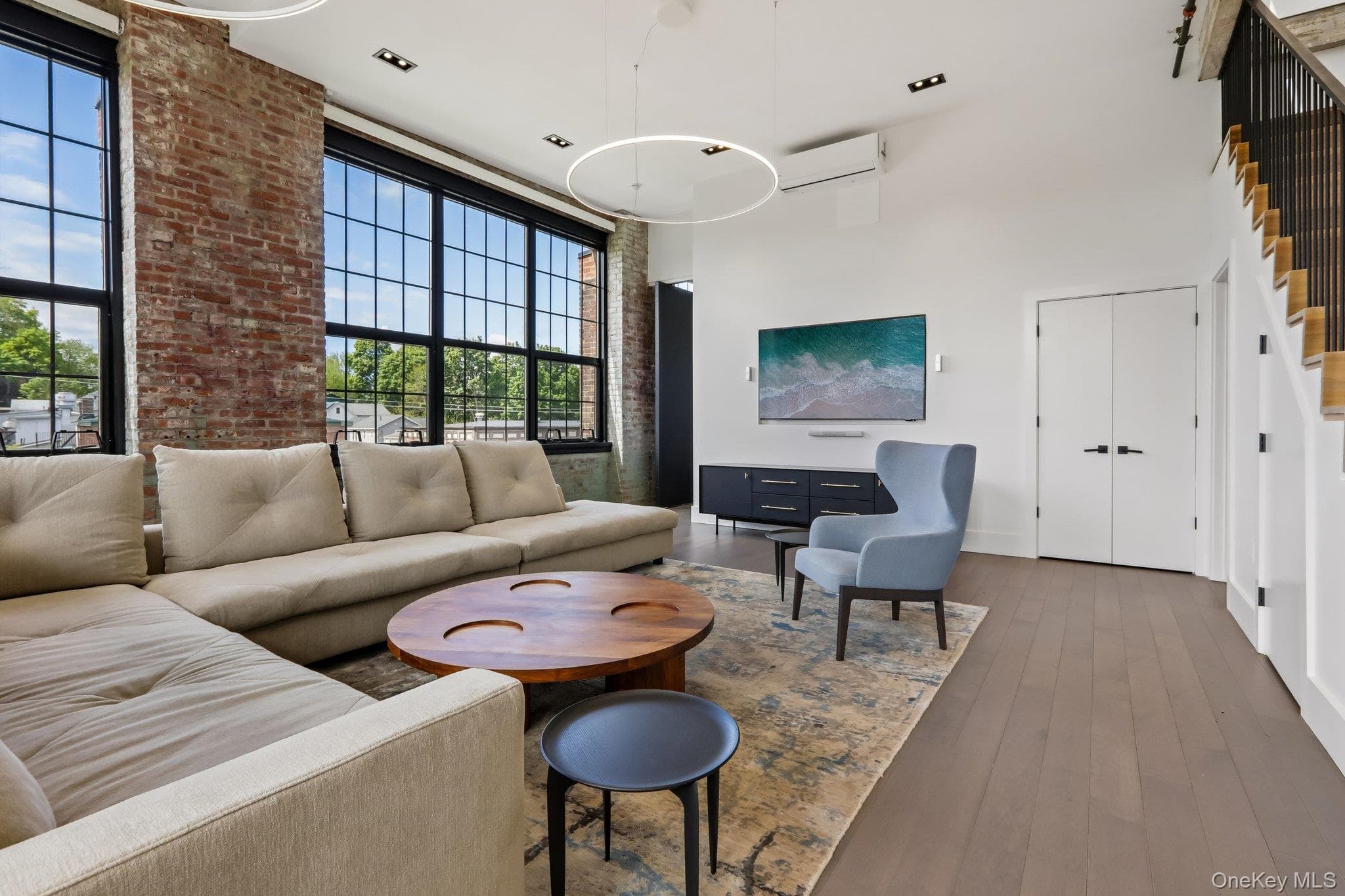 1 E Main Street Unit: 401 thumbnail 5