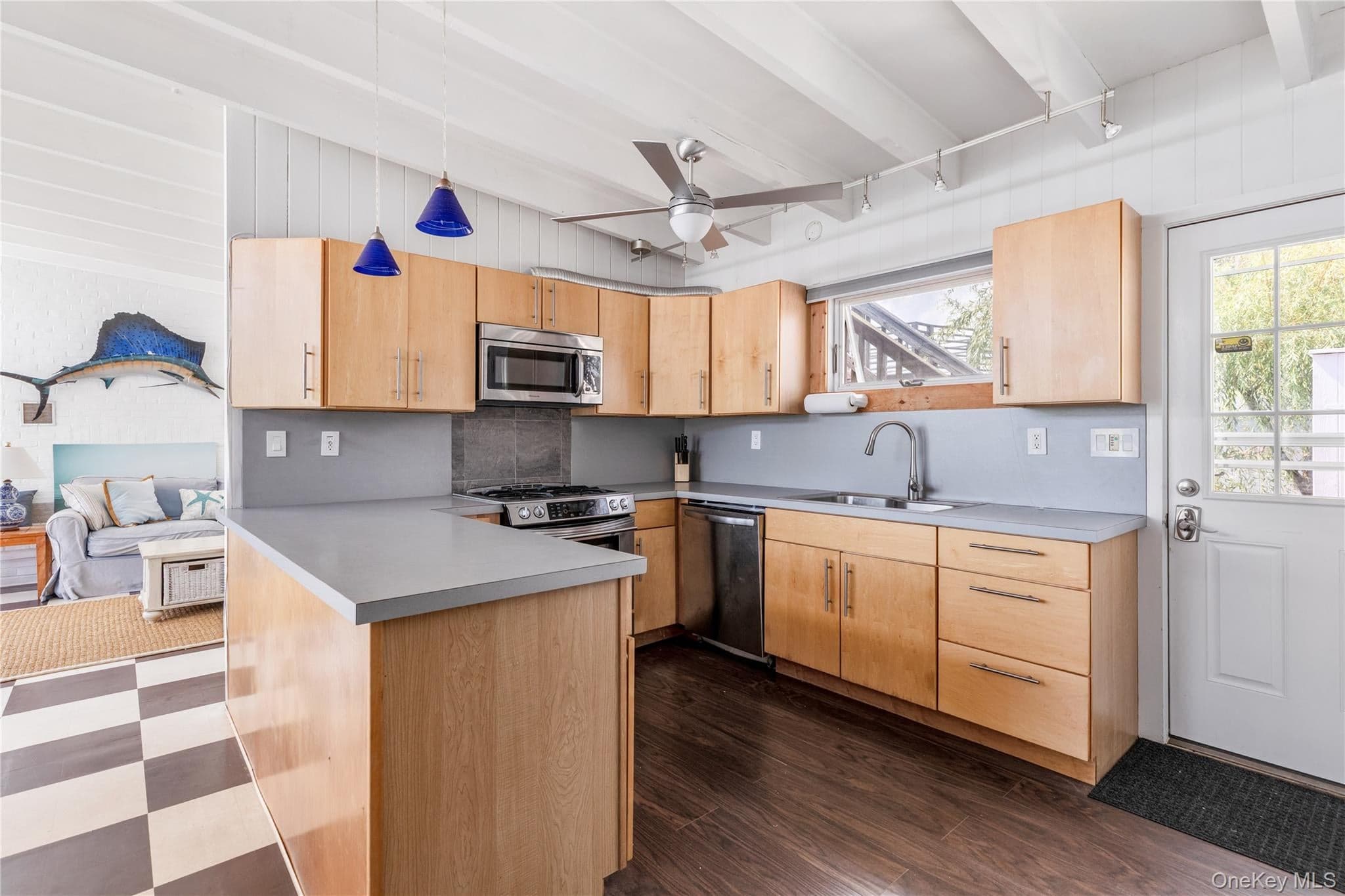 59 Laurel Avenue thumbnail 11