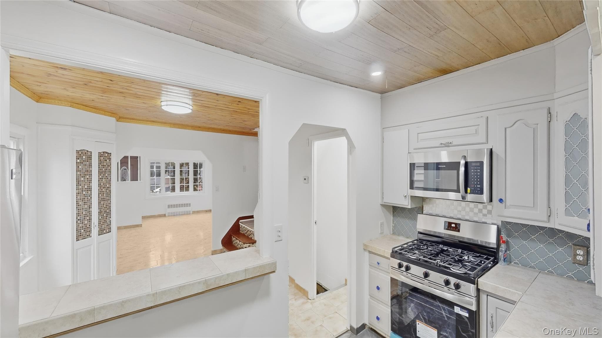 1373 E 55th Street thumbnail 8